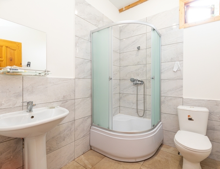 Коттедж 2-местный 1-комнатный номер в коттедже с видом на море - Пансионат «Сосновая роща» Пицунда