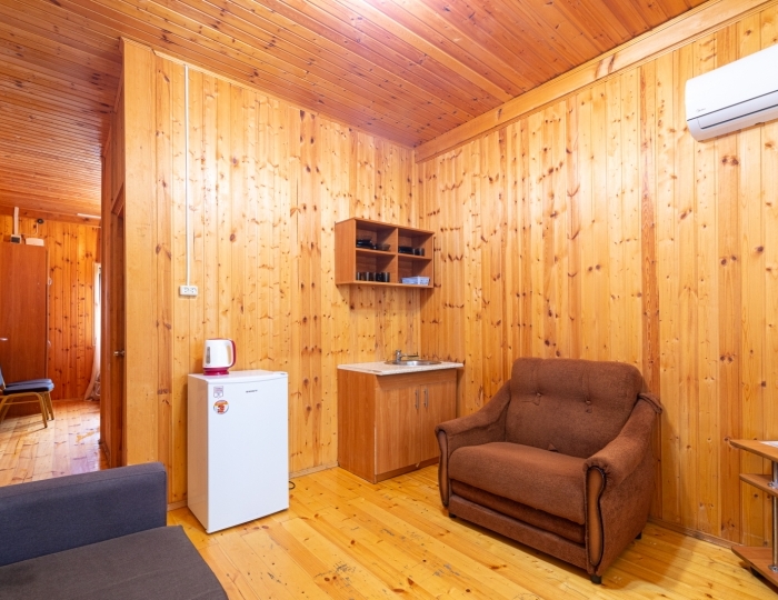 Коттедж 2-местный 1-комнатный коттедж с видом на пальмы - Пансионат «Сосновая роща» Пицунда