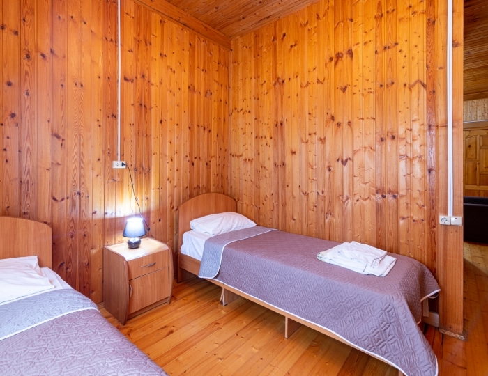 Коттедж 2-местный 1-комнатный номер в коттедже в саду, 2-ая линия - Пансионат «Сосновая роща» Пицунда