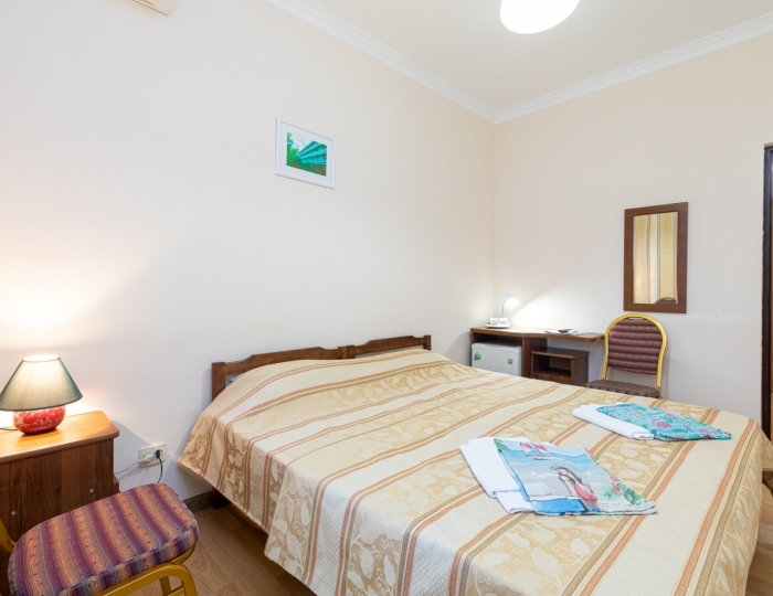 Стандартный 2-местный 1-комнатный без доп. места, с видом на море, корпус 2 - Пансионат «Сосновая роща» Пицунда