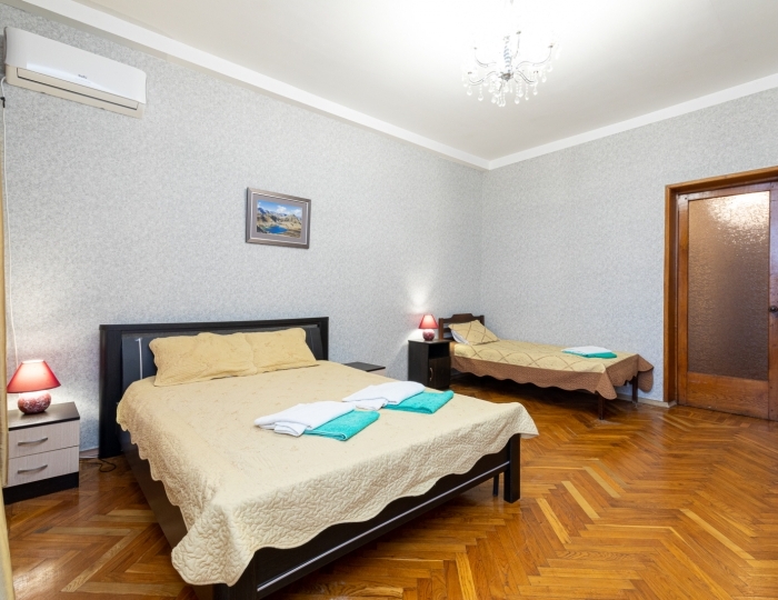 Стандартный 3-местный 1-комнатный корпус 1 (балкон, вид на море) - Пансионат «Сосновая роща» Пицунда